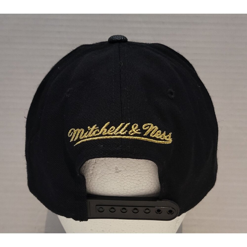Mitchell & Ness Toronto Raptors Cap - Picture 6 of 12
